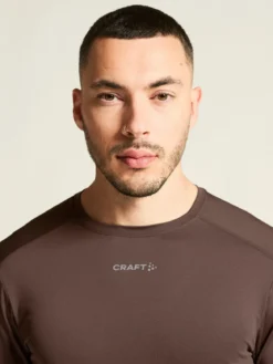 Men's Adv Essence LS Tee 2 - PRUNE