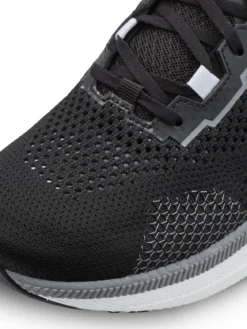 Men's Endurance 3 Running Shoe - Black/Contrast White