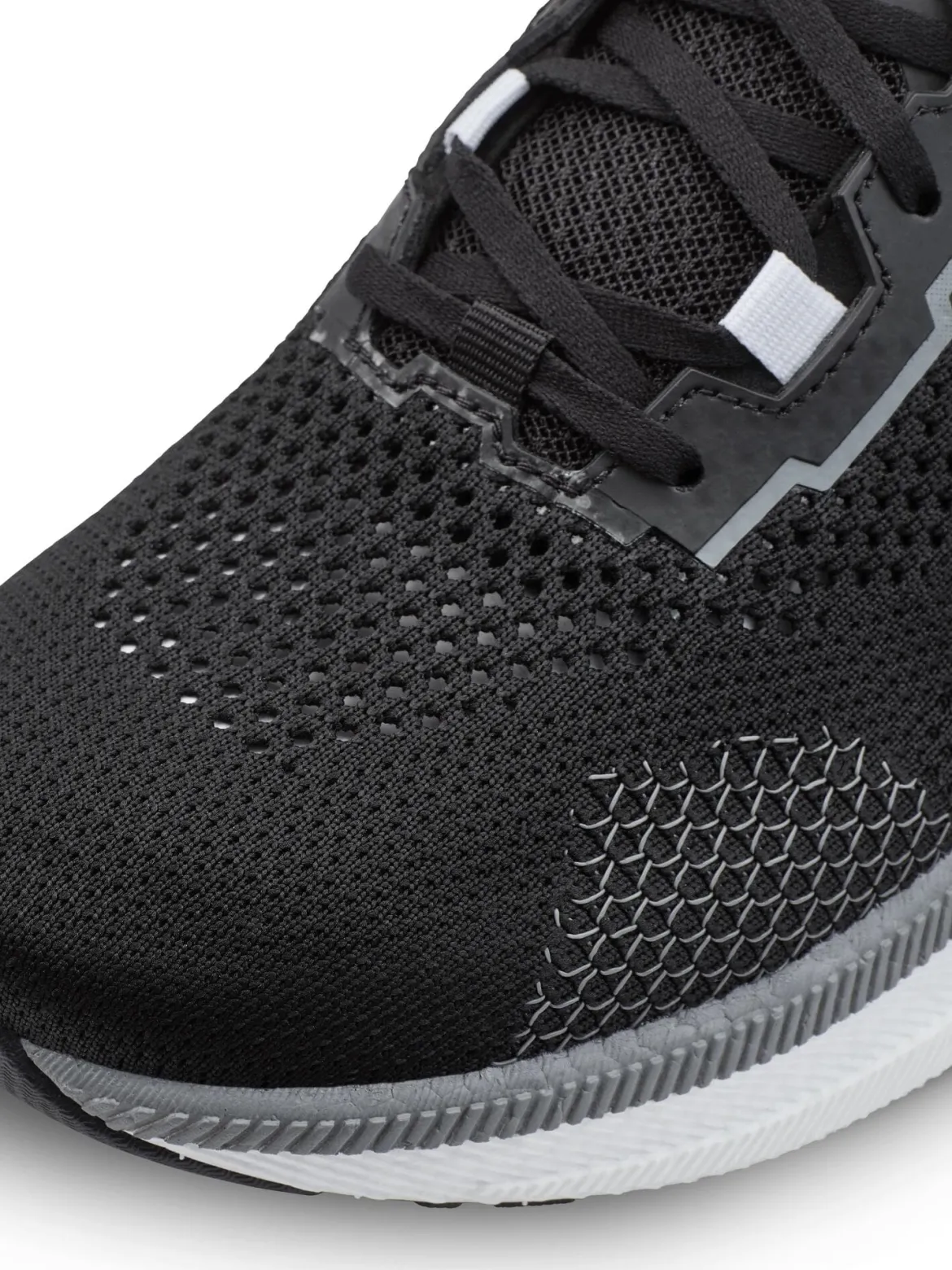 Men's Endurance 3 Running Shoe - Black/Contrast White