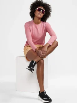 Women's ADV Essence Longsleeve Training Tee - ARROSA