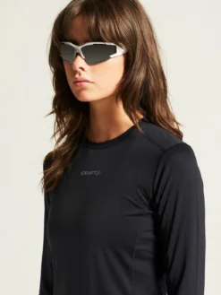 Women's Adv Essence LS Tee 2 - Black