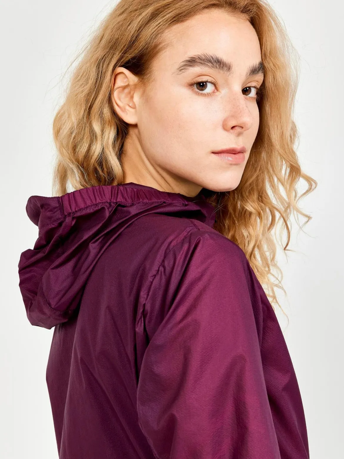 Women's ADV Gravel Wind Jacket - BURGUNDY-CRESS