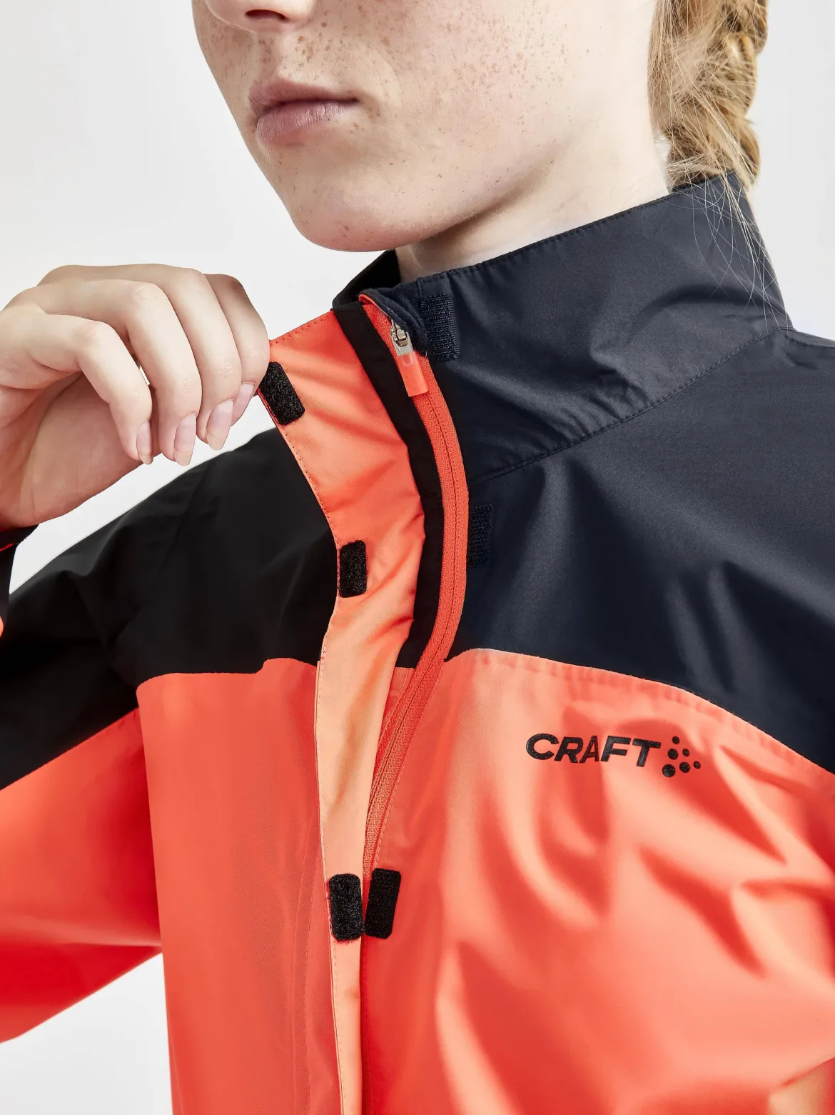 Women's Core Endur Hydro Cycling Jacket - BLACK/SHOCK